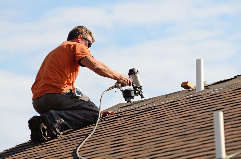 4 Reasons to Hire a Commercial Roofing Contractor in Tulsa, OK