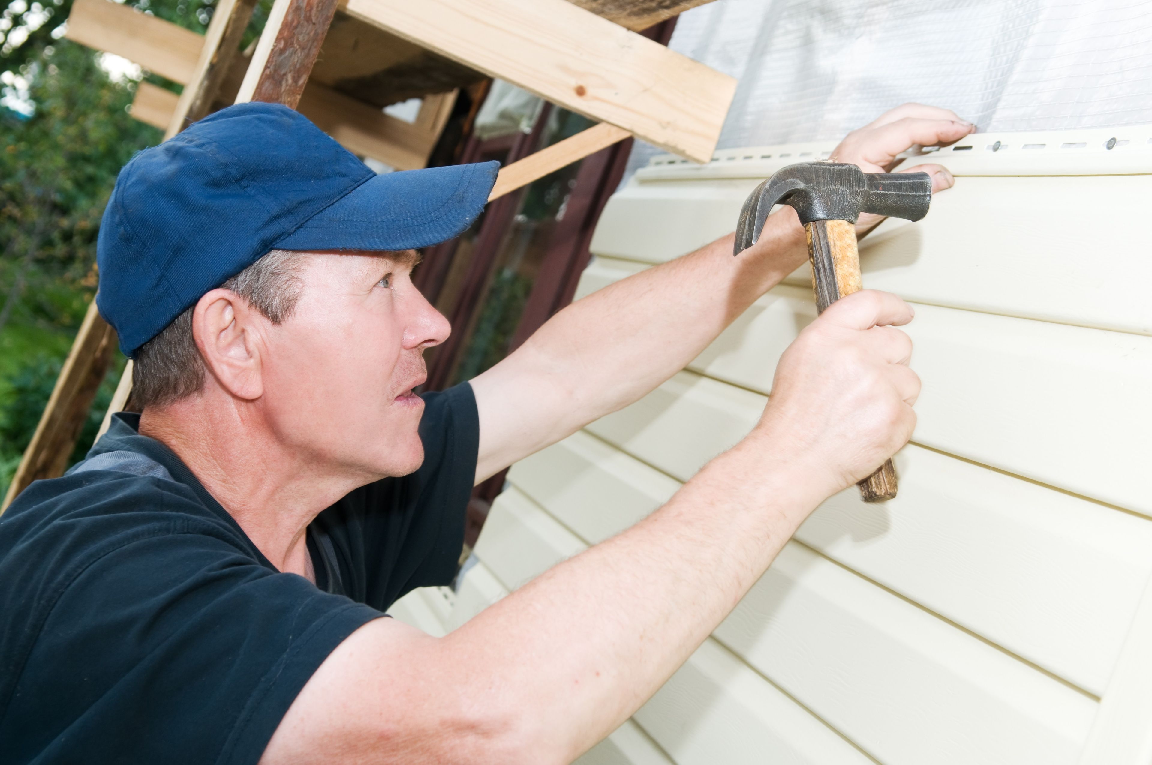 Revamp Your Home with a Trusted Siding Contractor in Plymouth MN